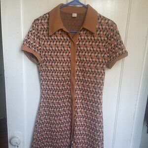70's inspired geometric pattern collared mini dress